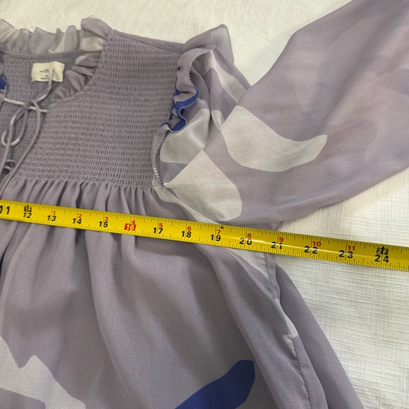 Aritzia Wilfred Castello Blouse
Lavender Abstract Print Tie Neck
Top Medium - Picture 9 of 11